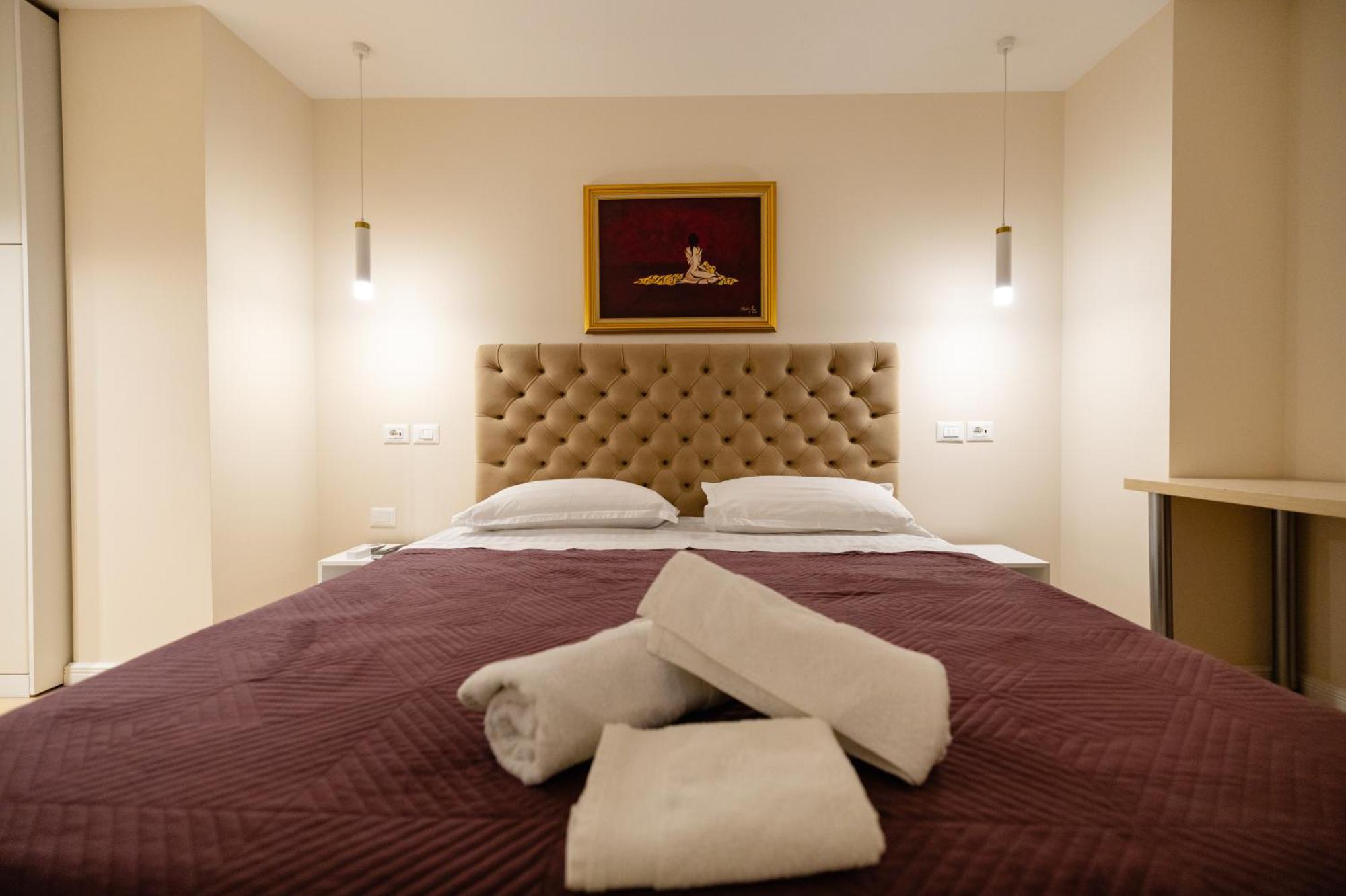 Luxury Center Observatori Apartment Τίρανα Εξωτερικό φωτογραφία