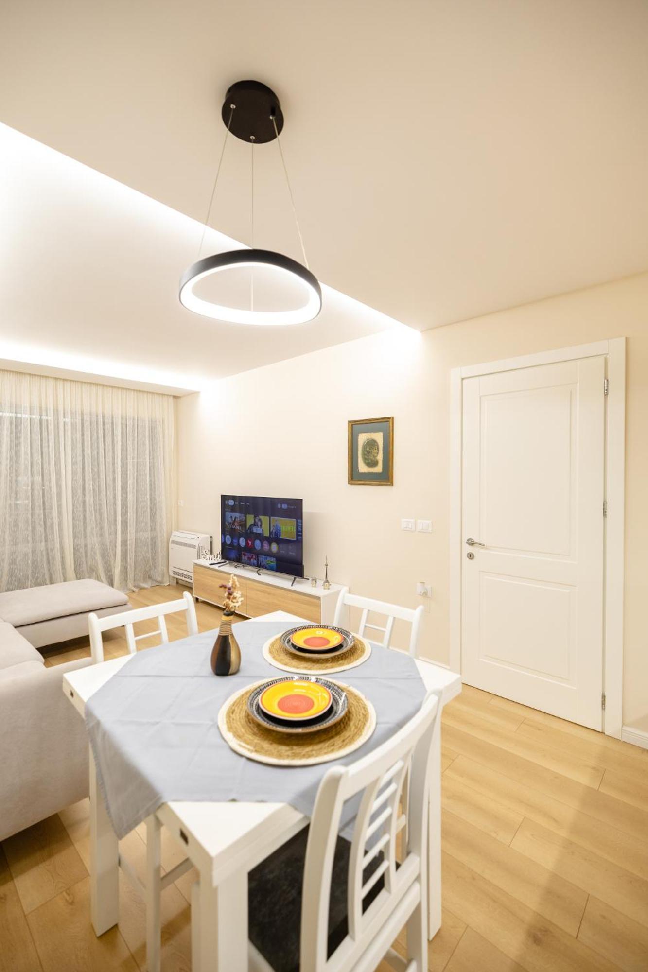 Luxury Center Observatori Apartment Τίρανα Εξωτερικό φωτογραφία