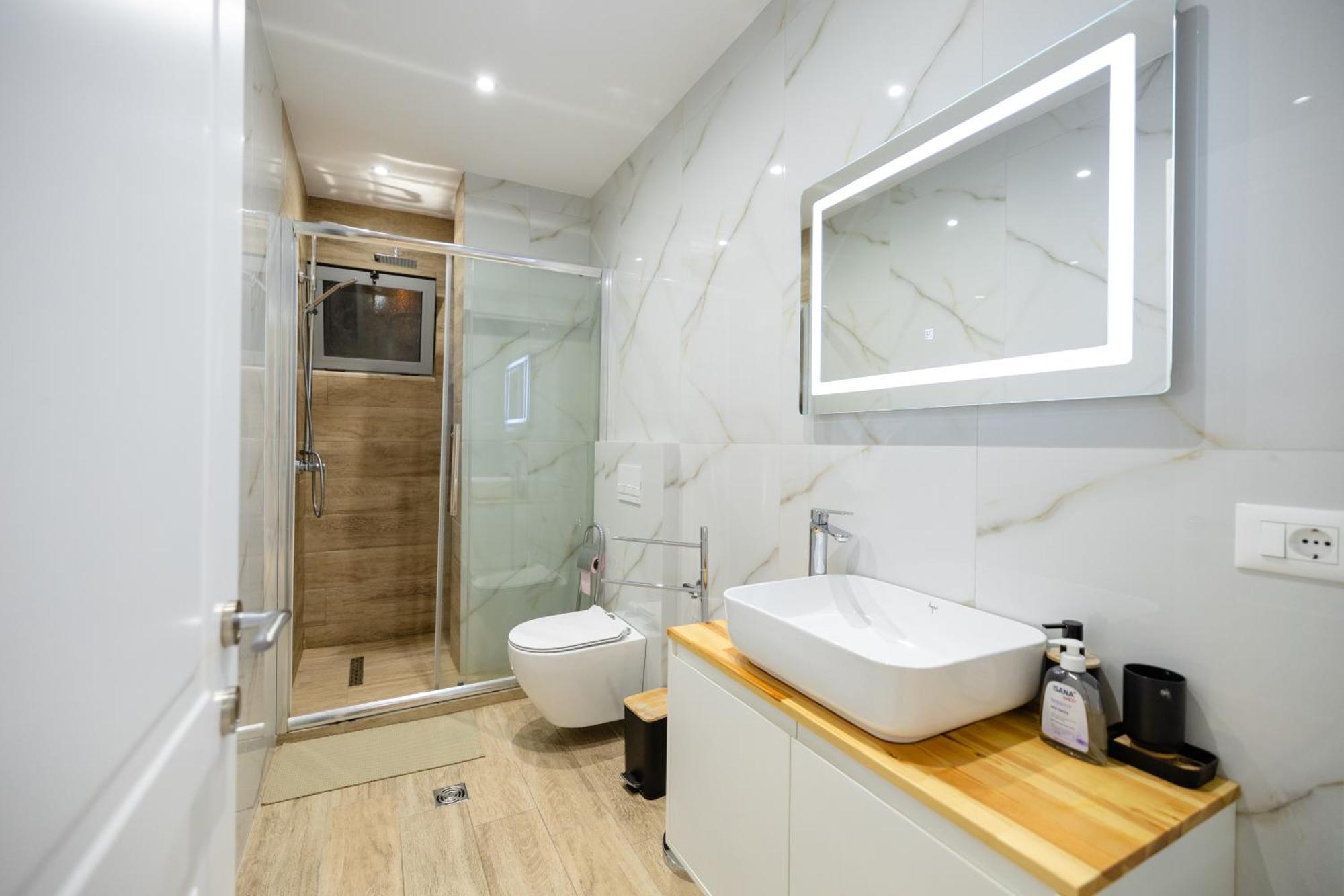 Luxury Center Observatori Apartment Τίρανα Εξωτερικό φωτογραφία