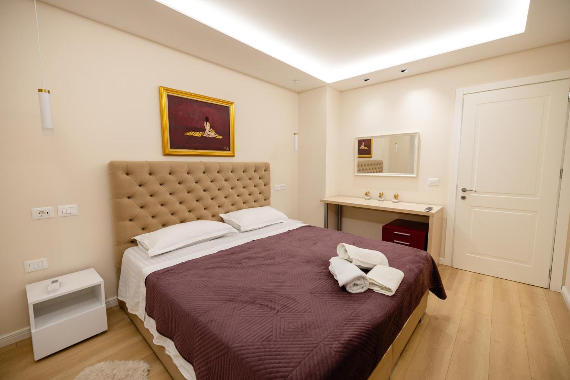 Luxury Center Observatori Apartment Τίρανα Εξωτερικό φωτογραφία