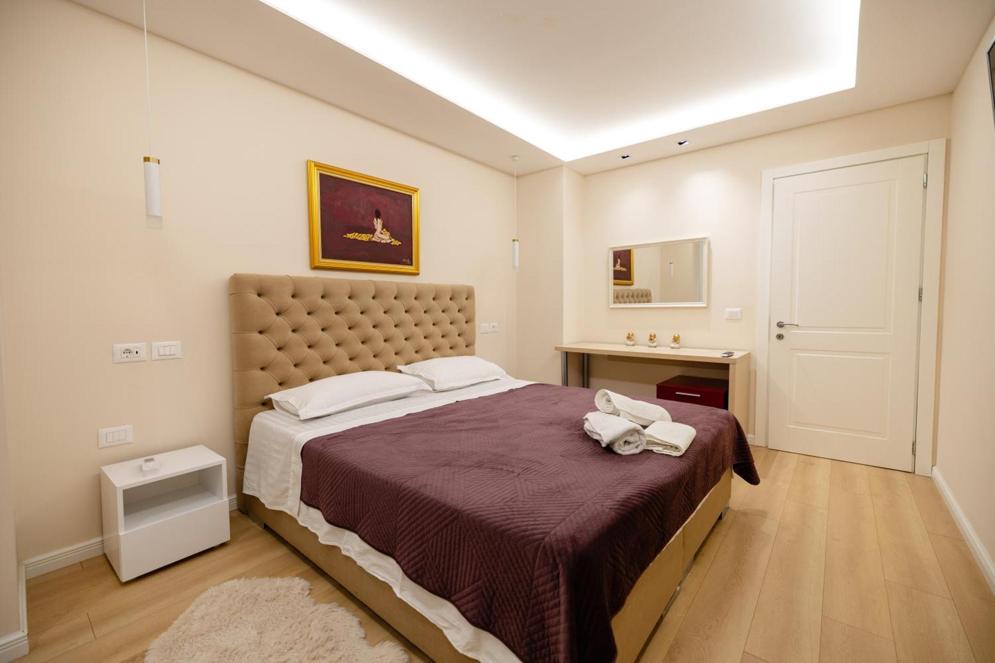 Luxury Center Observatori Apartment Τίρανα Εξωτερικό φωτογραφία