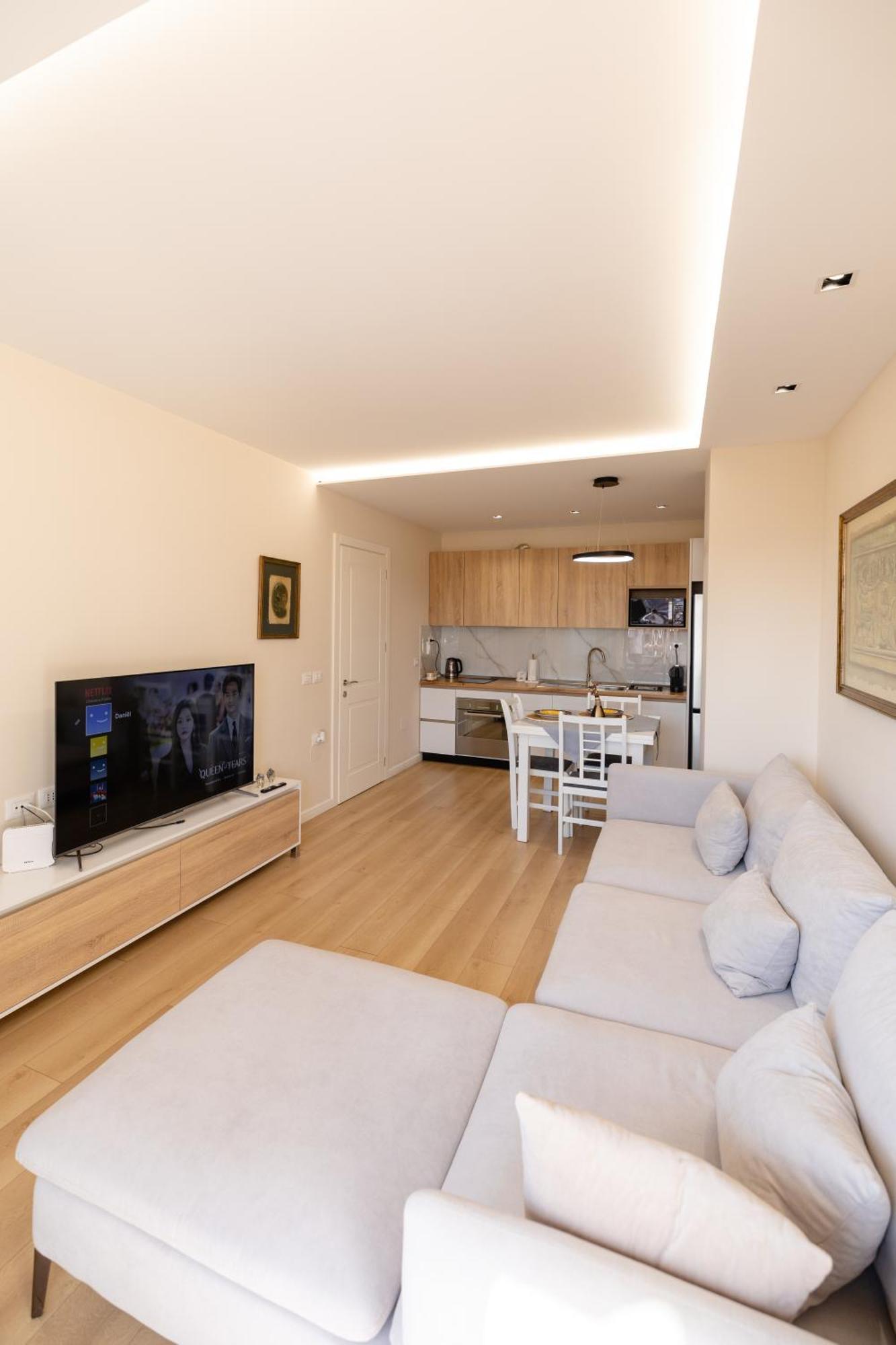 Luxury Center Observatori Apartment Τίρανα Εξωτερικό φωτογραφία